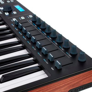 ARTURIA Keylab Essential 49 MKIII BK Controlador Midi Negro - Pianos y Teclados